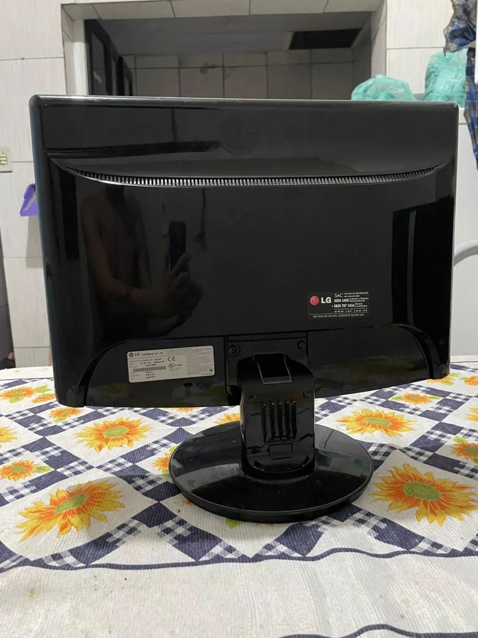 MONITOR LG 18 POLEGADAS  - Foto 3