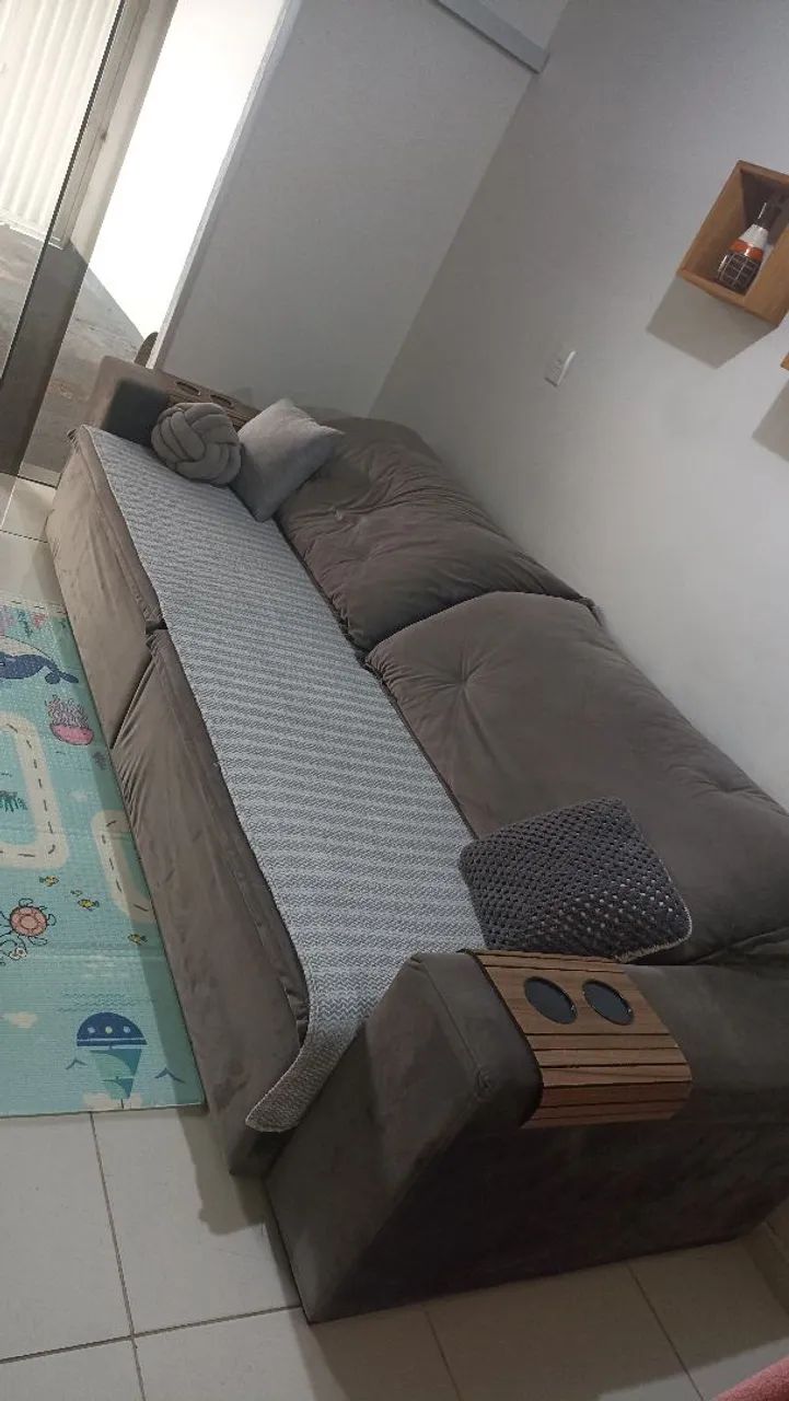 Vendo sofá semi novo bem conservado!