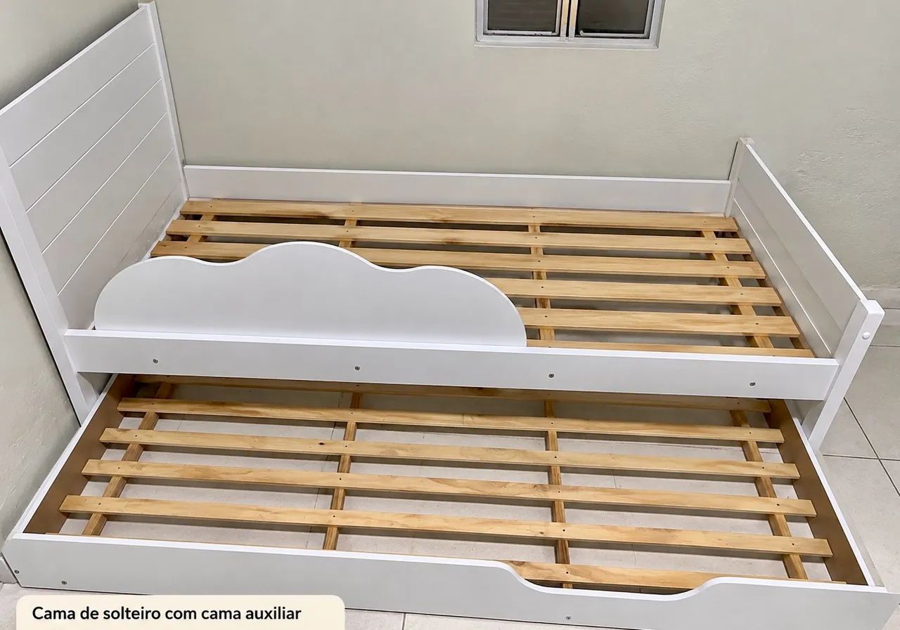 Cama de solteiro com cama auxiliar