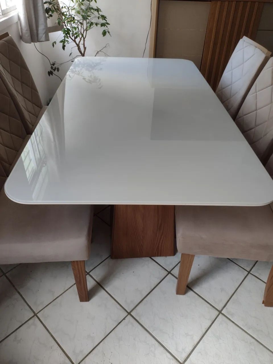 Mesa com 6 cadeiras 