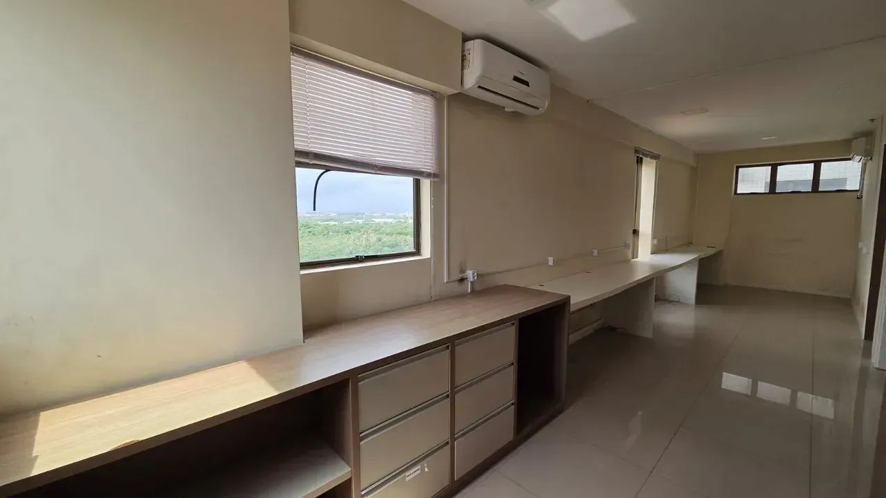 Sala Comercial no Edificio Meropolitan - Calhau - São Luís  MA