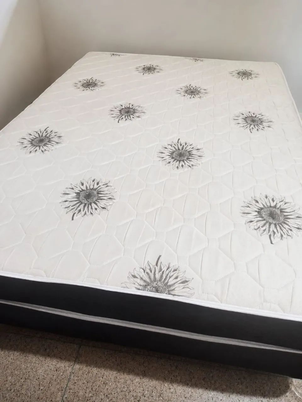 Cama Box Casal Muito Conservada 