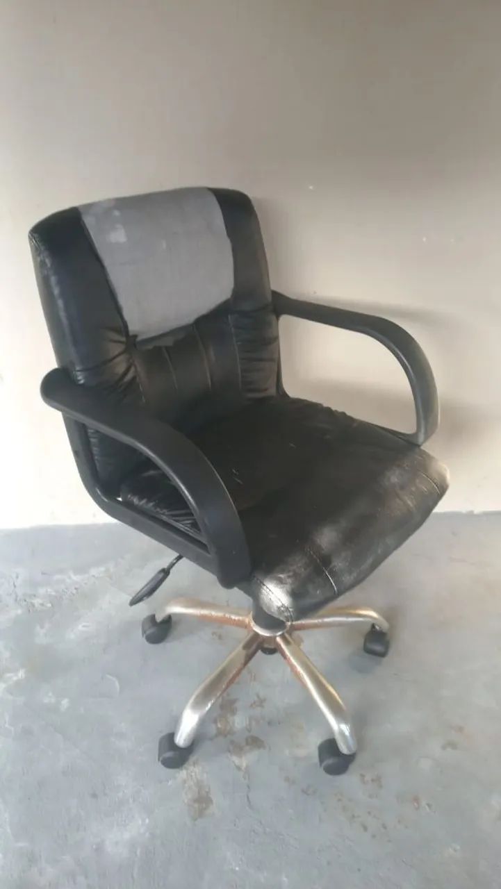 Cadeira de escritório 90 Reais  - Foto 2