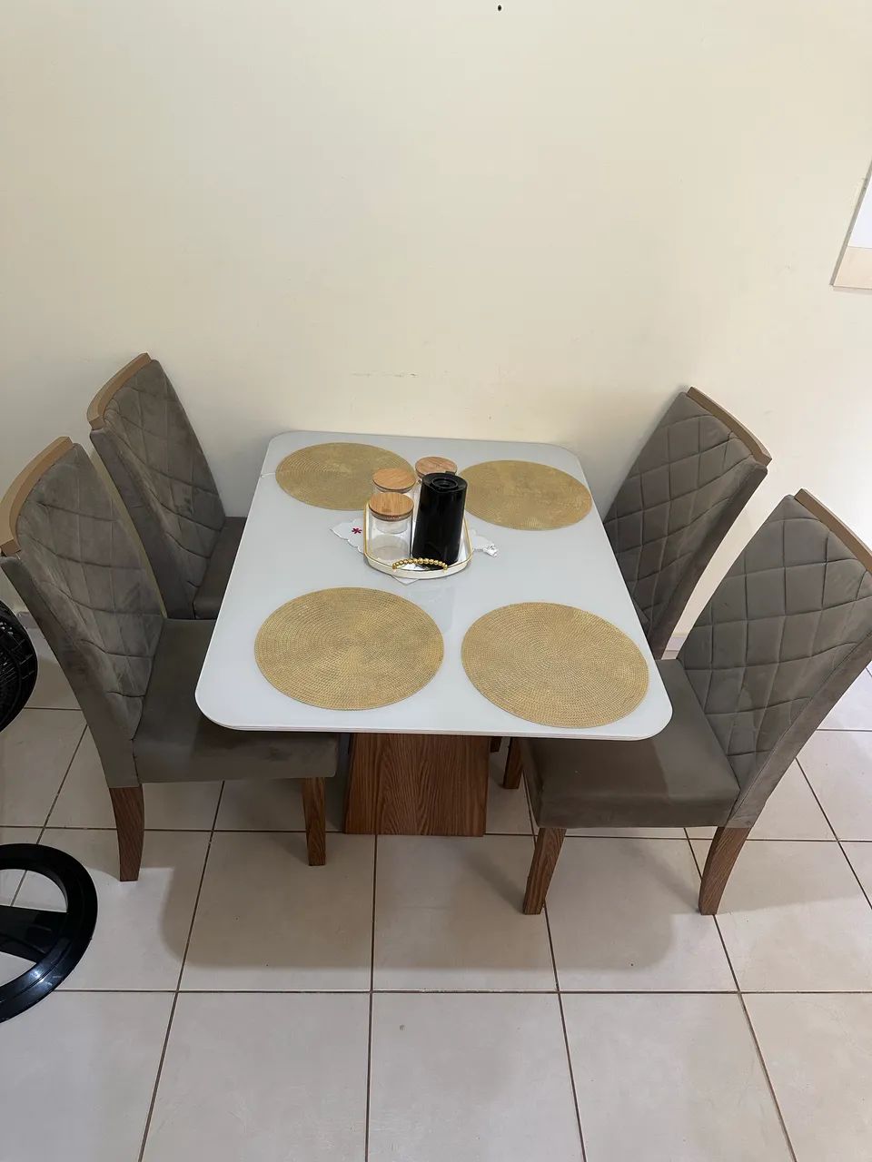 Mesa de jantar SEMI NOVA  - Foto 3