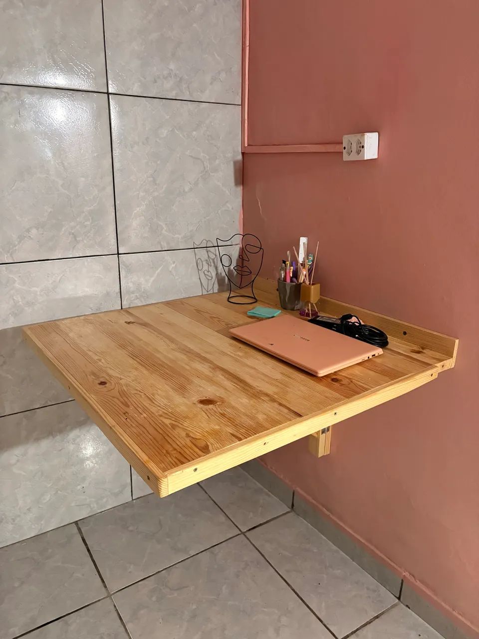 mesa suspensa