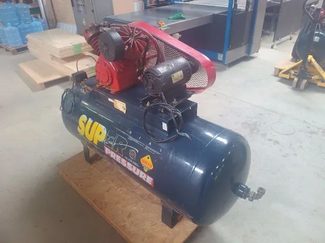 COMPRESSOR DE AR 25 PÉS