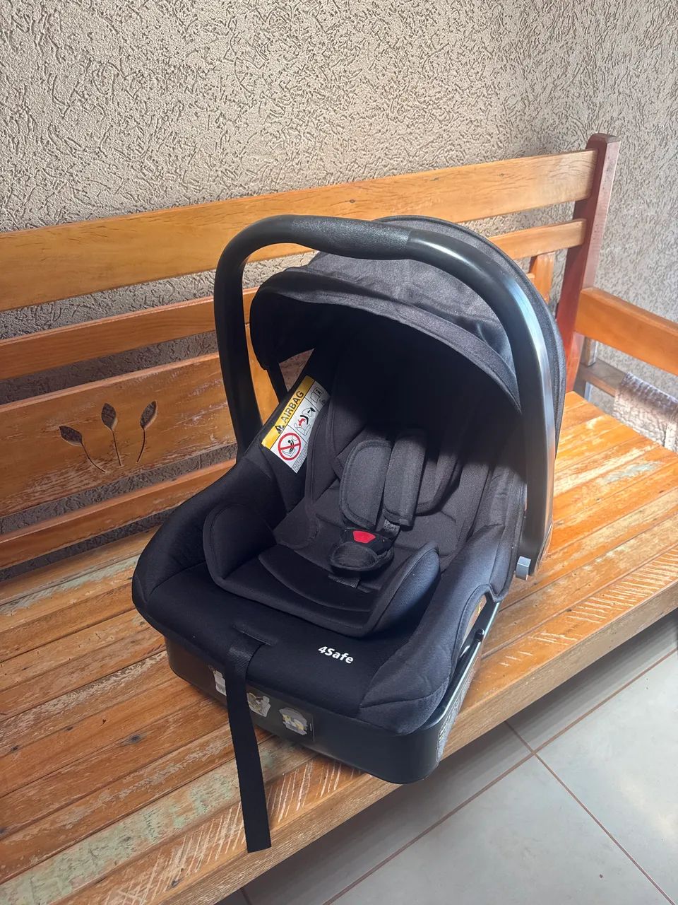 Carrinho de bebê e bebê conforto 