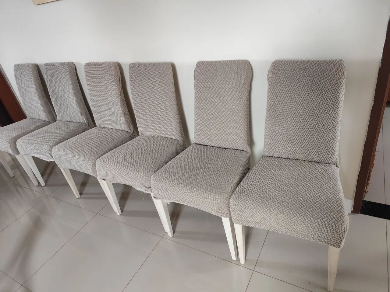 Vendo 06 Cadeiras para mesa de jantar c/capas - Foto 5