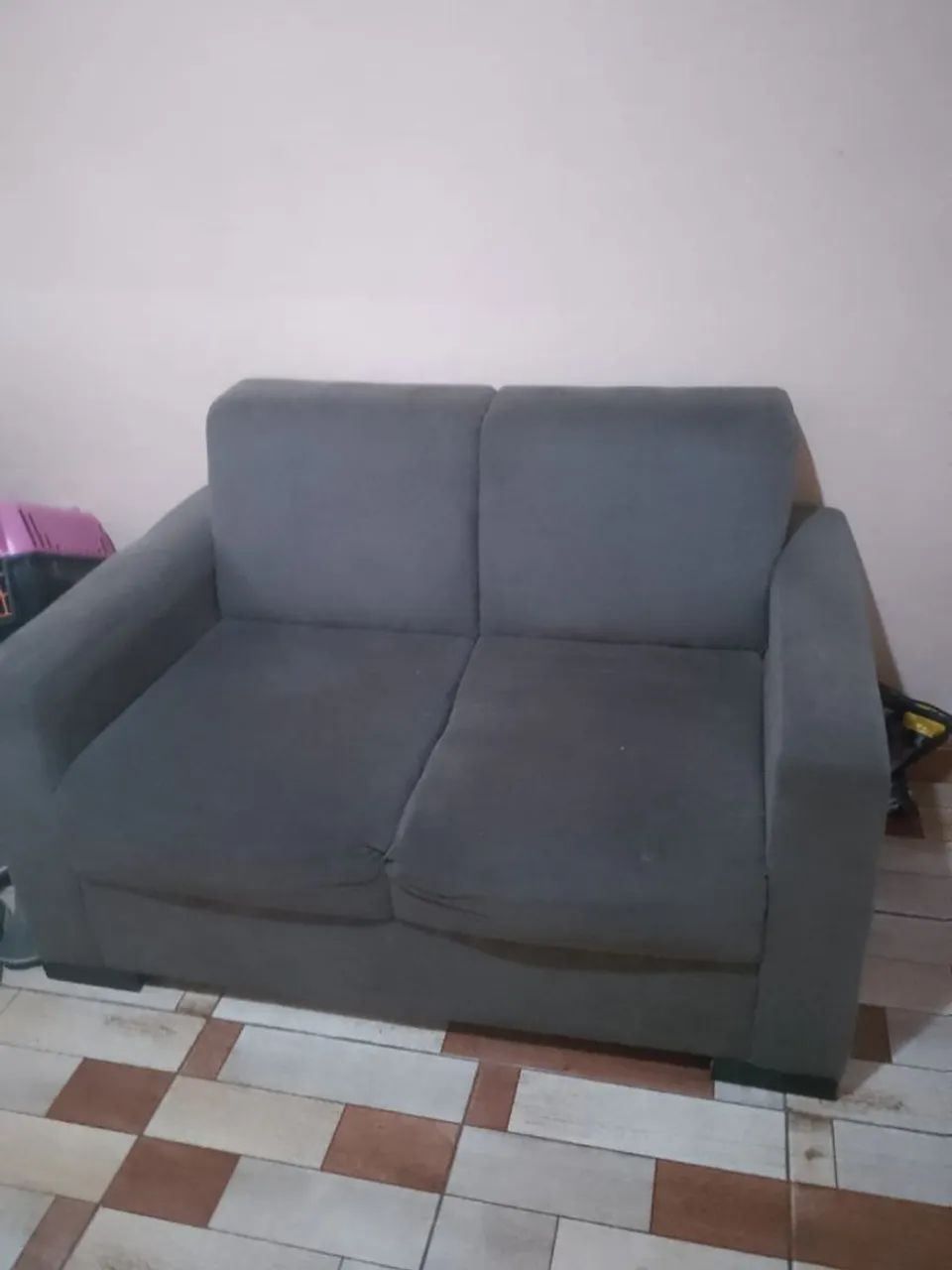 Sofá 2 Lugares Cinza Suede - Compacto (Precisa de Lavagem)