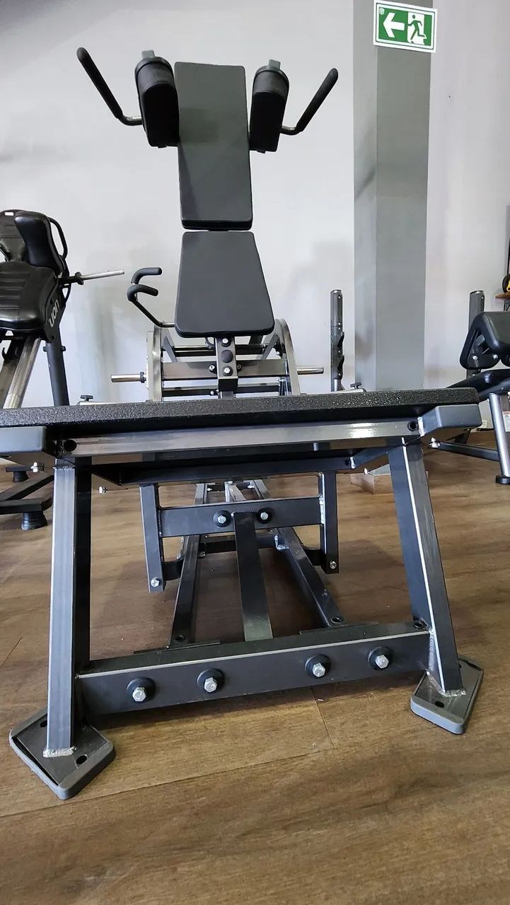 MAQUINA DE AGACHAMENTO V SQUAT 45 GRAUS PROFISSIONAL - Foto 4