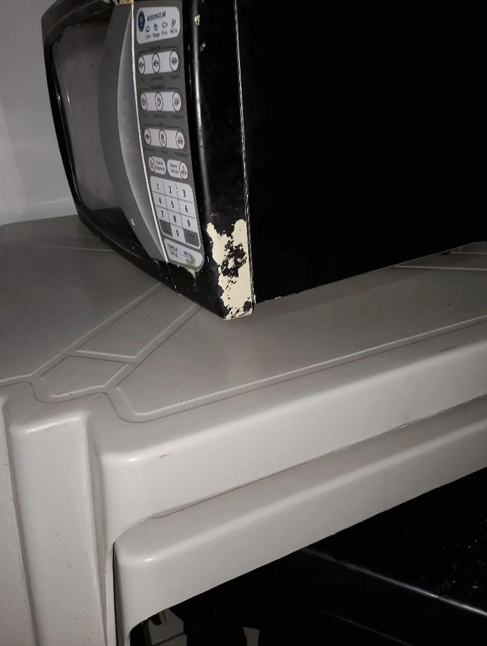 Microondas SUPER ATUAL E RESISTENTE. - Foto 3