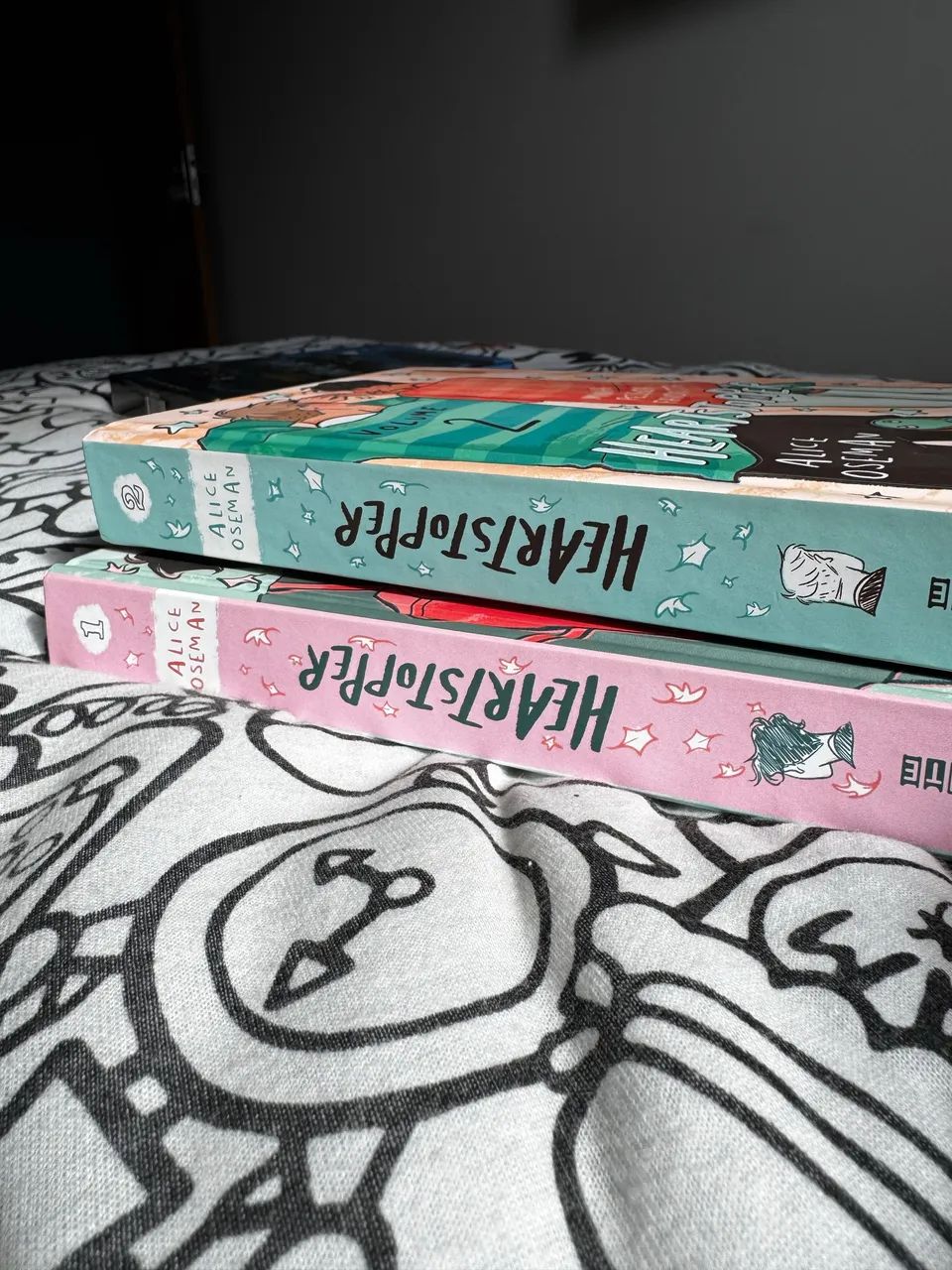 Heartstopper vol 1 e 2 capa dura - Foto 3