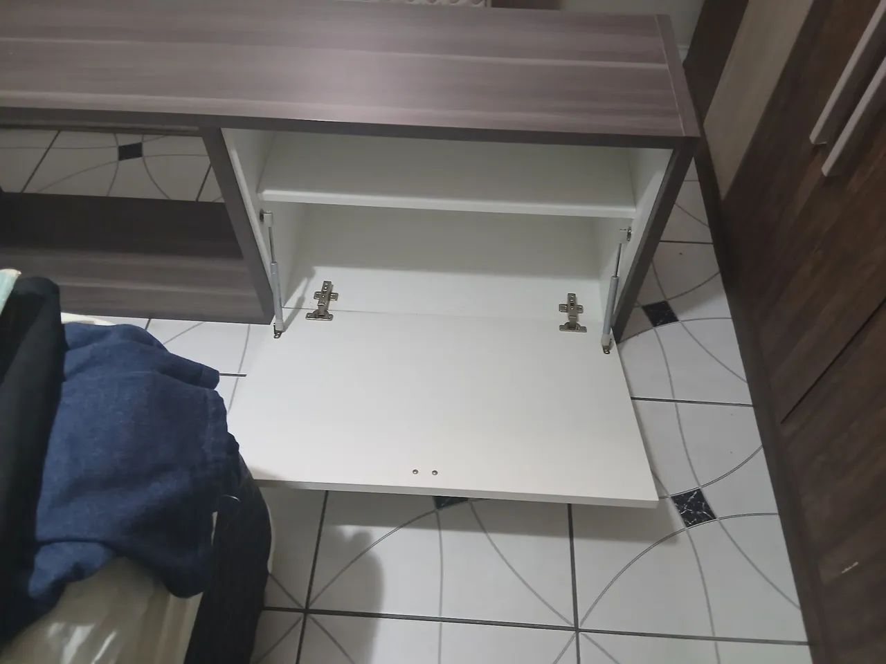 RACK PARA TV E LIVROS - Foto 2
