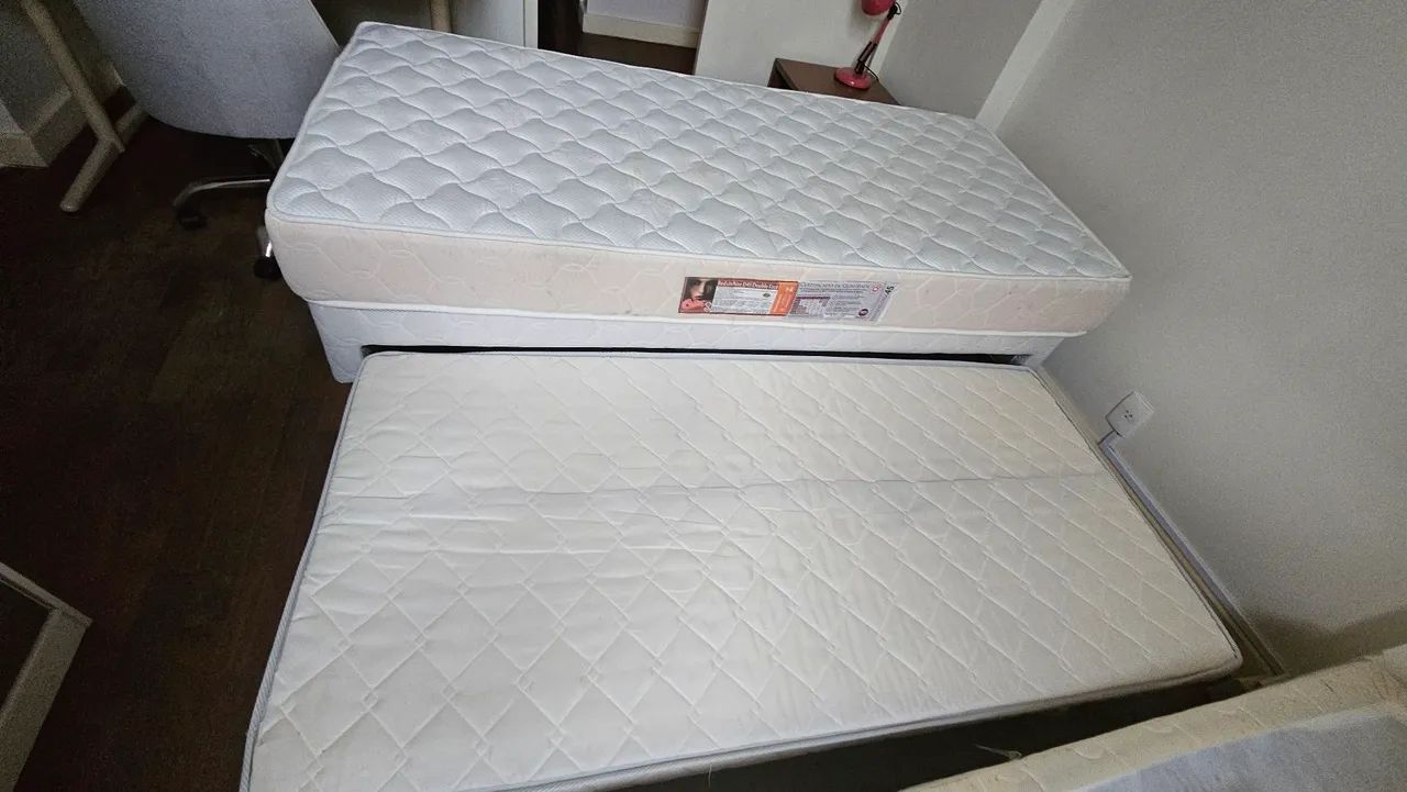 Bicama box com 2 colchões duble face densidade 45, saia e protetores em excelente estado. - Foto 3
