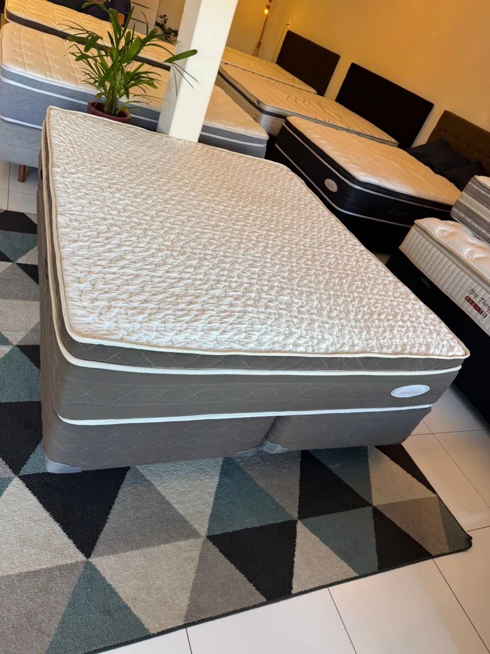Cama box Queen SEMINOVA TOP MAXFLEX - Entregamos!  - Foto 3