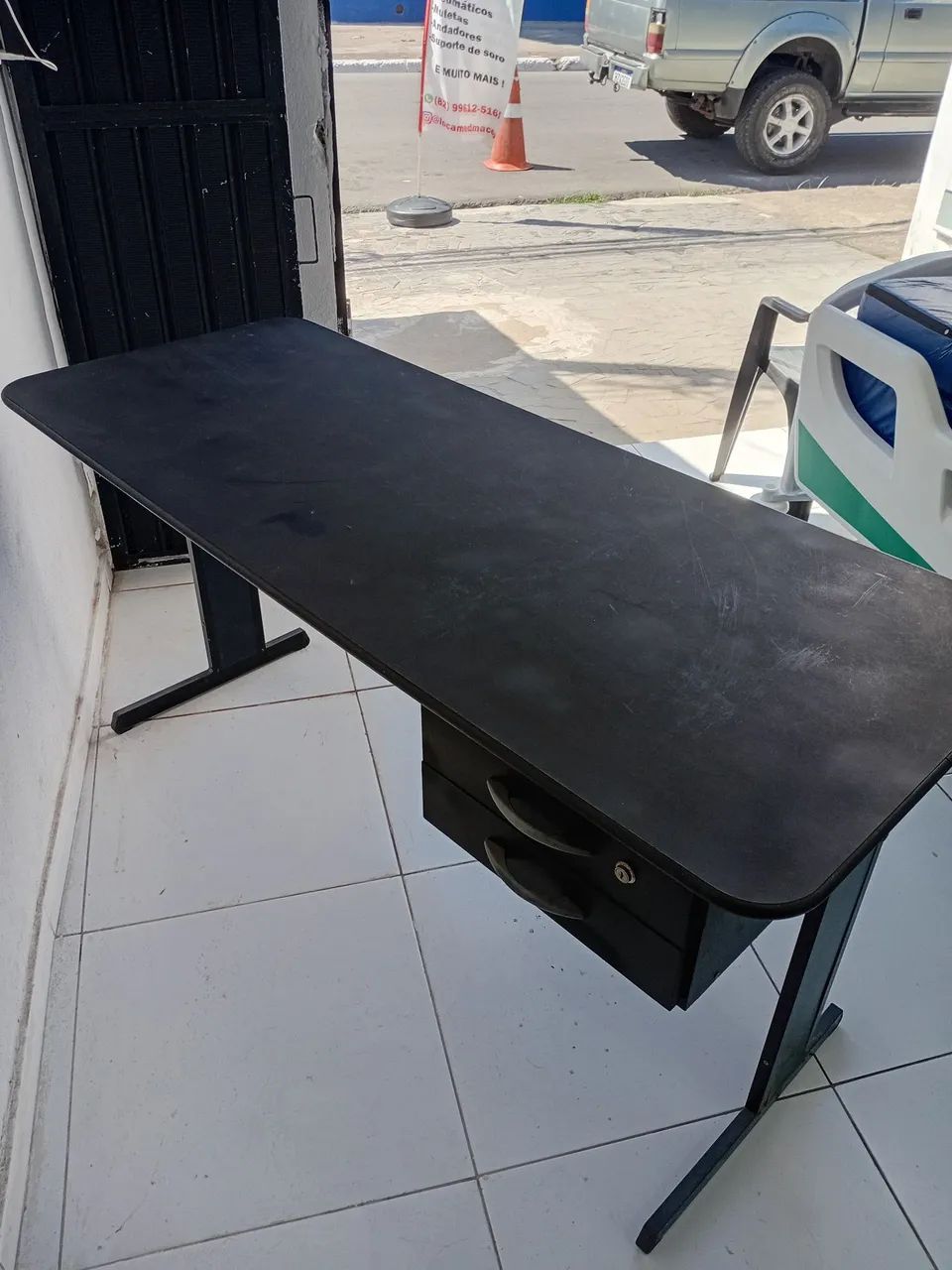 Mesa para escritório com duas gavetas - Foto 2