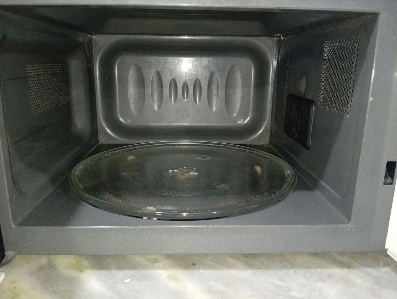 Microondas LG 30 litros  - Foto 2