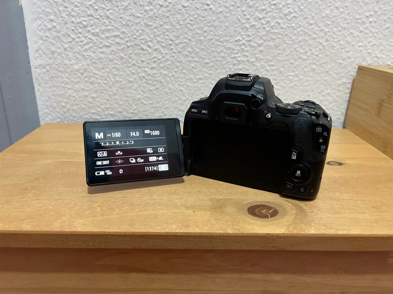CÂMERA CANON SL3 - USADA - Foto 4