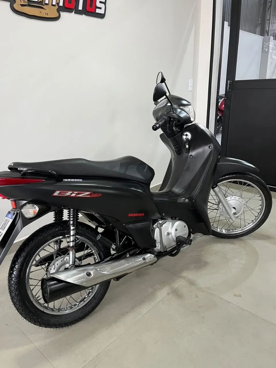 BIZ 125 ES (PARA EXIGENTES) - Foto 4