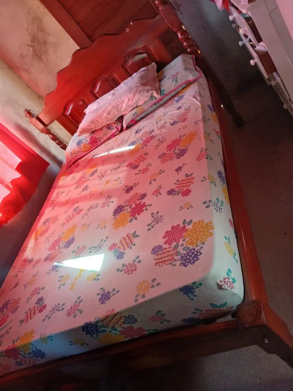 Vendo cama e colchão juntos - Foto 2
