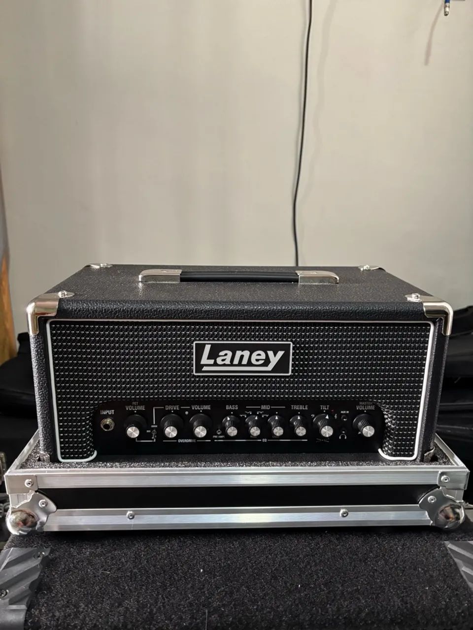 Cabeçote Laney para contra baixo 200w - Foto 2