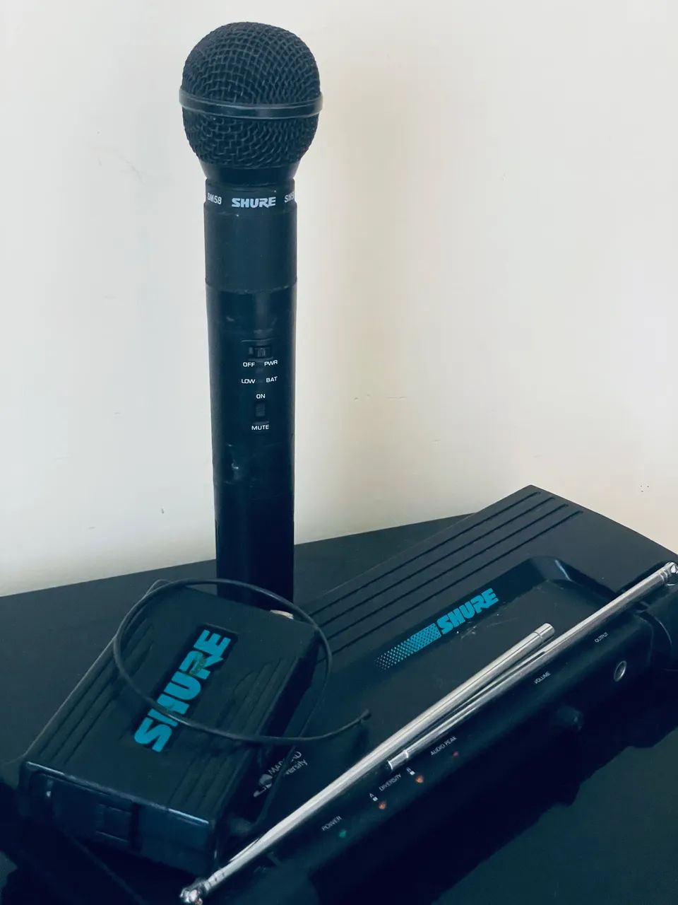Microfone Shure SM58 sem fio - Microfones e Gravadores - Santa