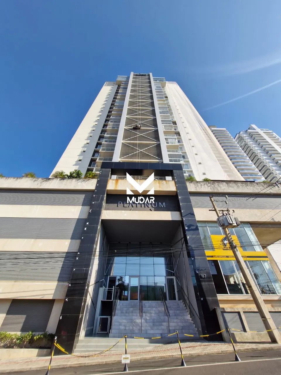 Apartamento Semimobiliado com 3 Quartos e 2 Vagas  Edificio Platinum Design Residence