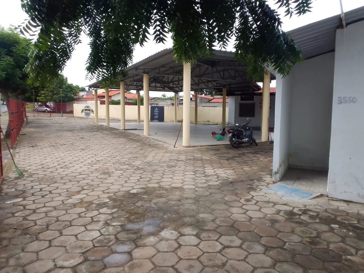 Espaço de 3 Lotes Comerciais c/ galpão, cozinha  - Foto 2
