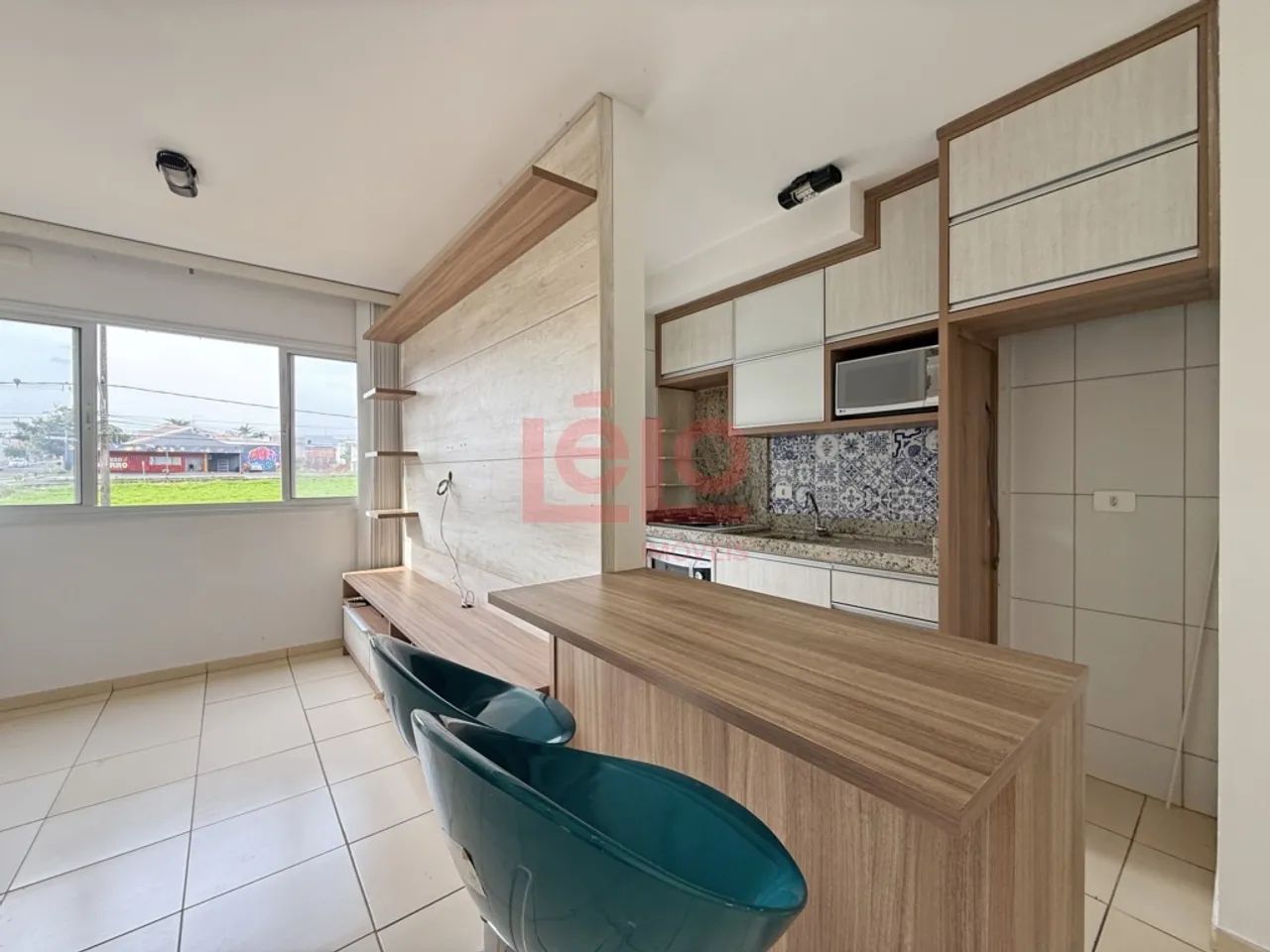 Apartamento a venda no Loteamento Sumaré em Maringá com 2 quartos, armários e mobiliado