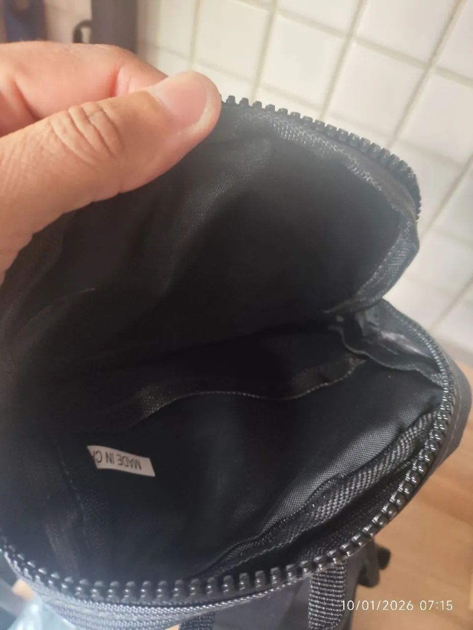 Bolsa tira colo para corrida guardar celular e documentos - Foto 3