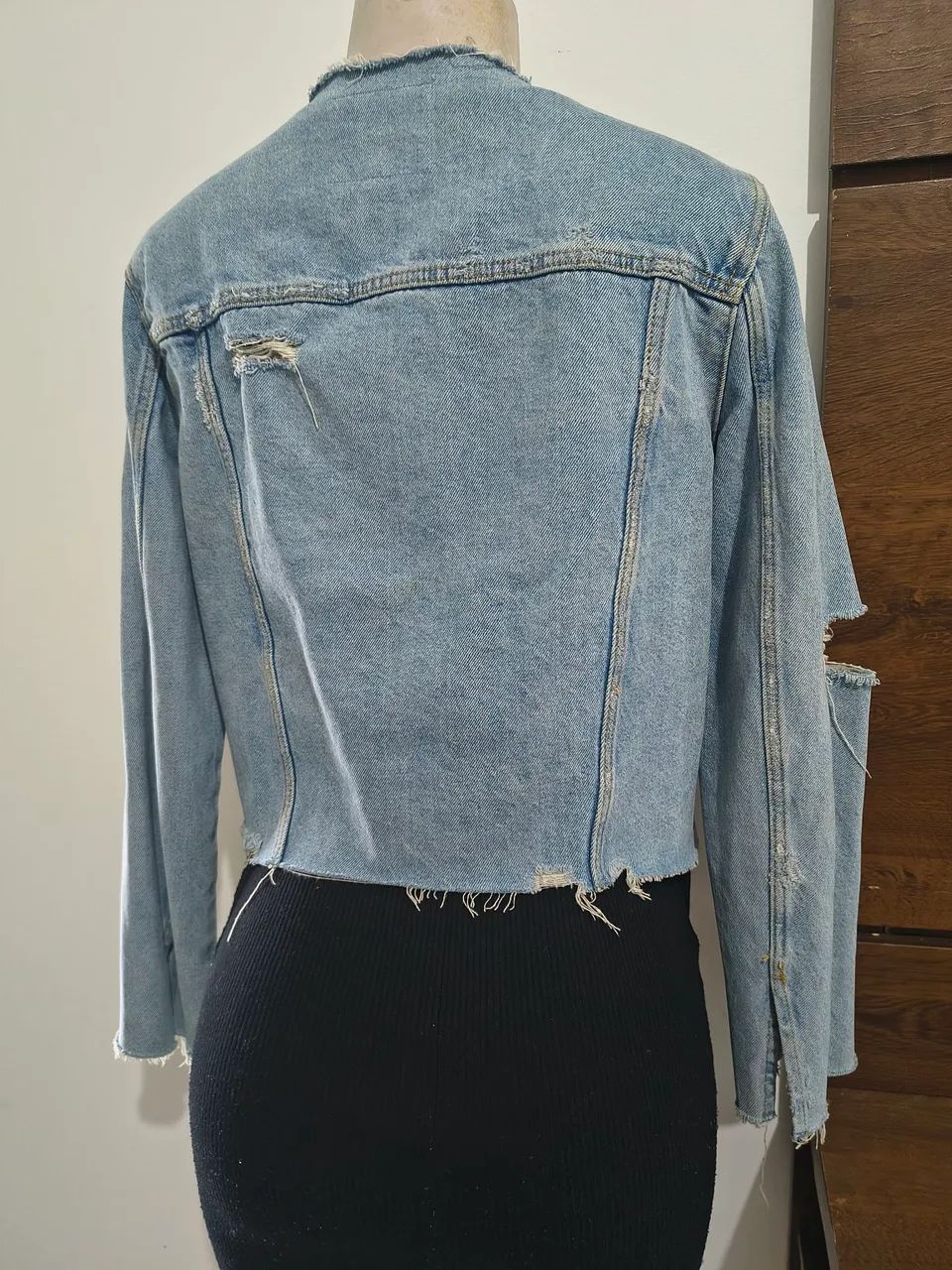 Jaqueta feminina jeans customizada - Foto 3