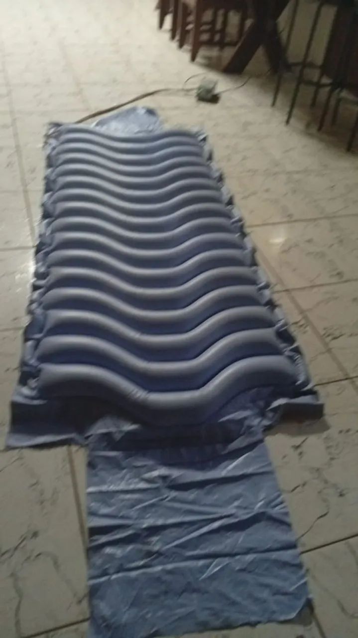 Cama hospitalar mais colchão+ colchão a Ar  - Foto 2