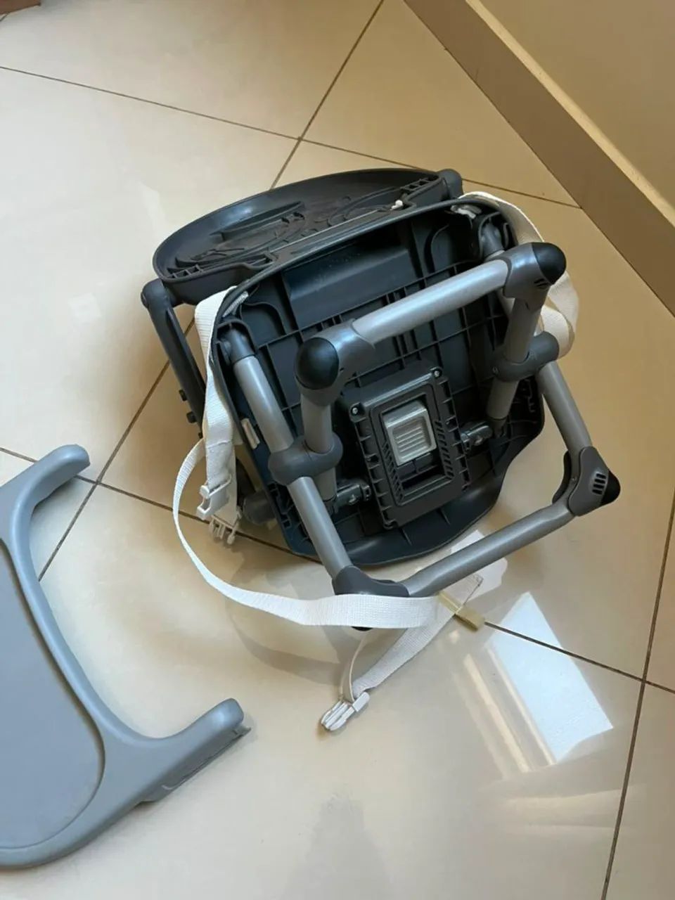 Cadeira de Alimentação Portátil Chicco Mode - Prática e Compacta - Foto 5