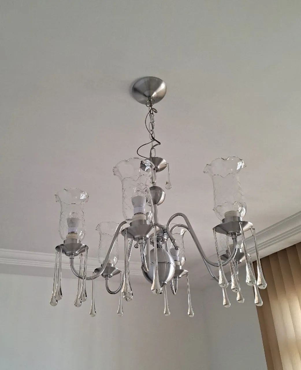Lustre em metal com gotas pendentes - Foto 2