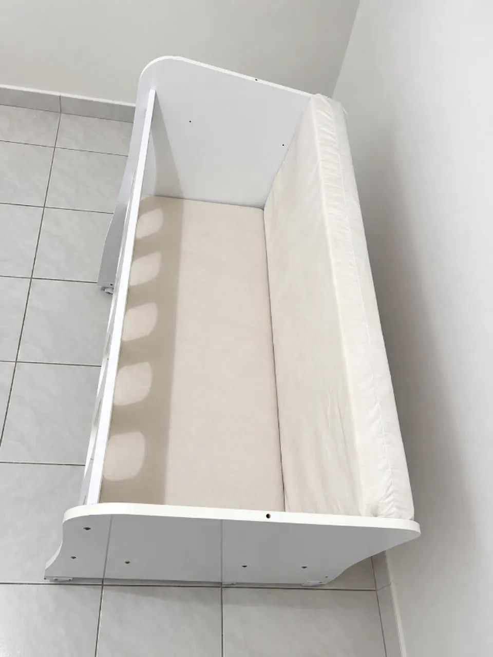Mini Berço Moisés Branco com Colchão e Rodinhas - Foto 3