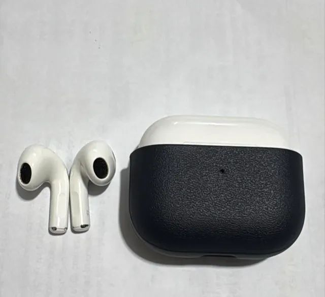 Apple AirPods 3ª Geração Case com Capa - Semi Usado