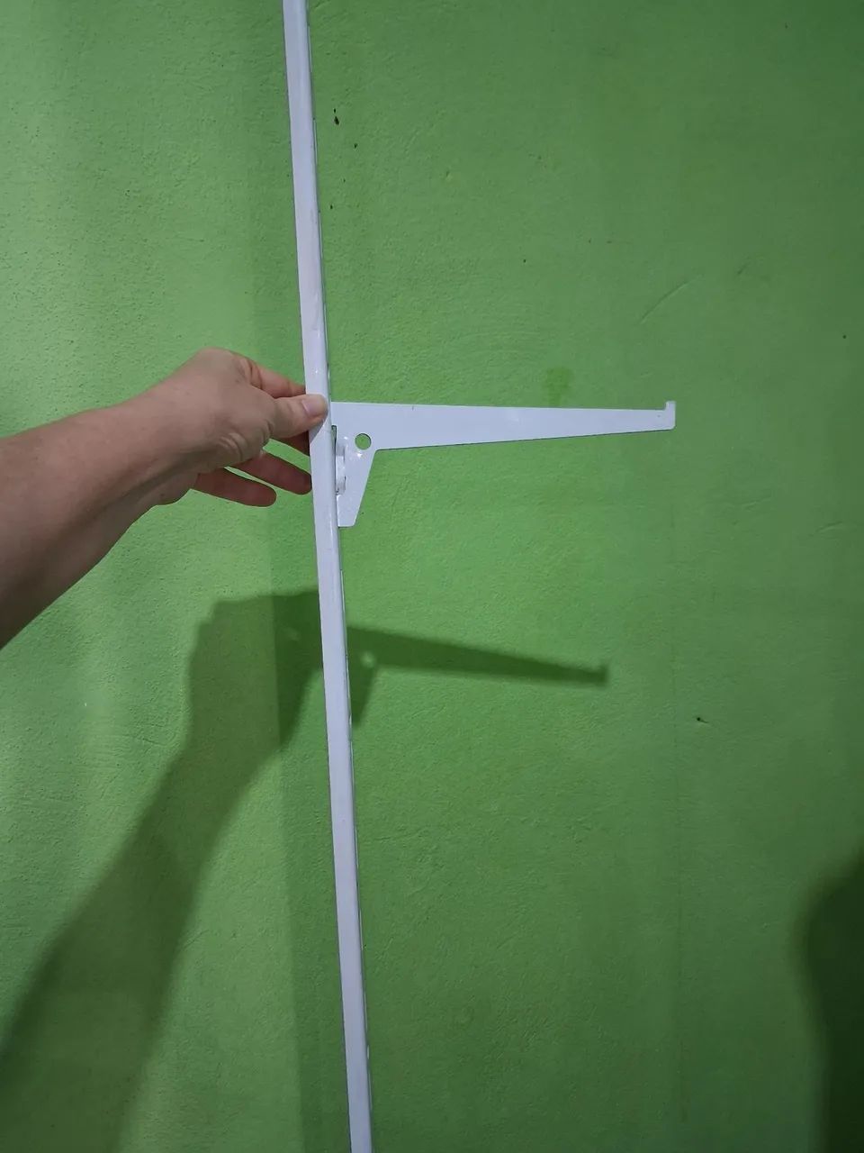 Sistema de Prateleiras  Modulares de Vidro para Loja. ( Cremalheira) - Foto 3