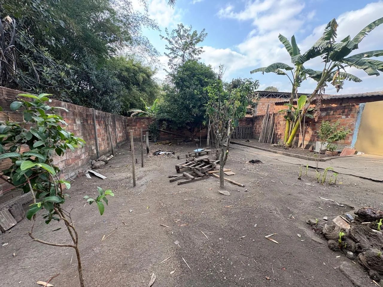 Casa no bairro araçás 