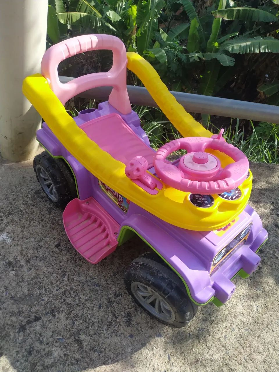 Carrinho de menina 