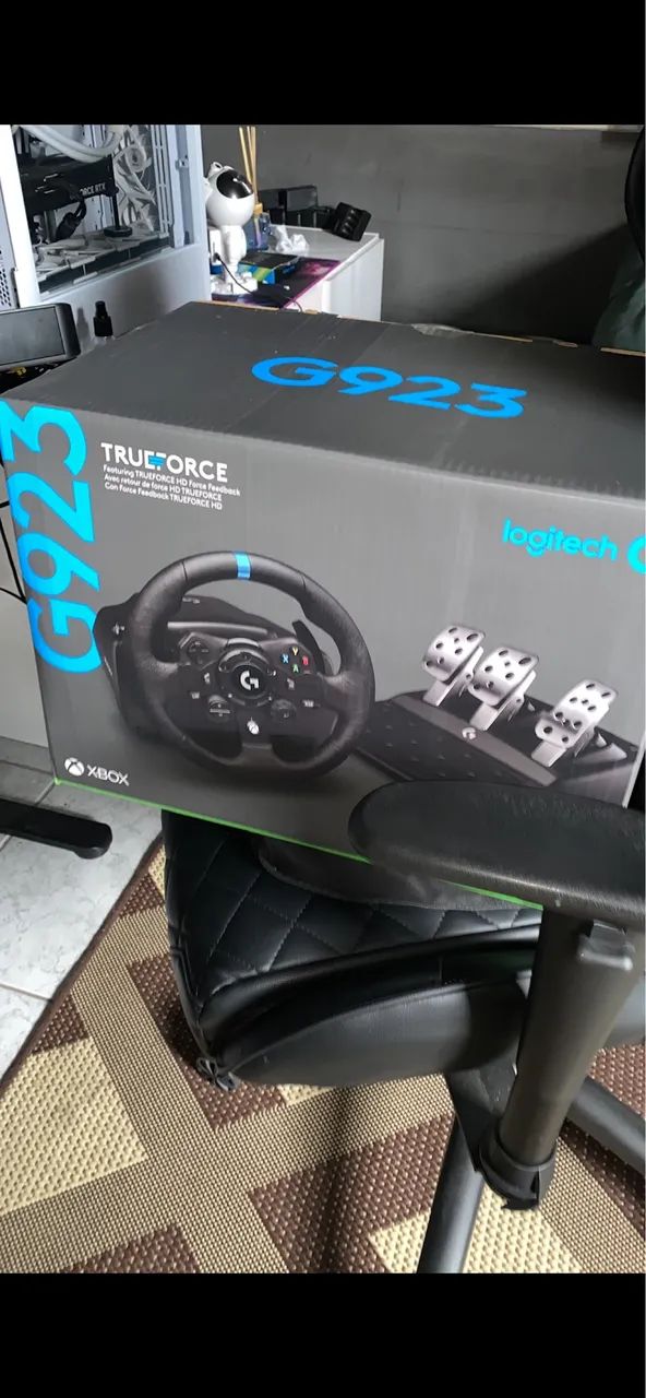 Volante Logitech G923 + câmbio Logitech  - Foto 2