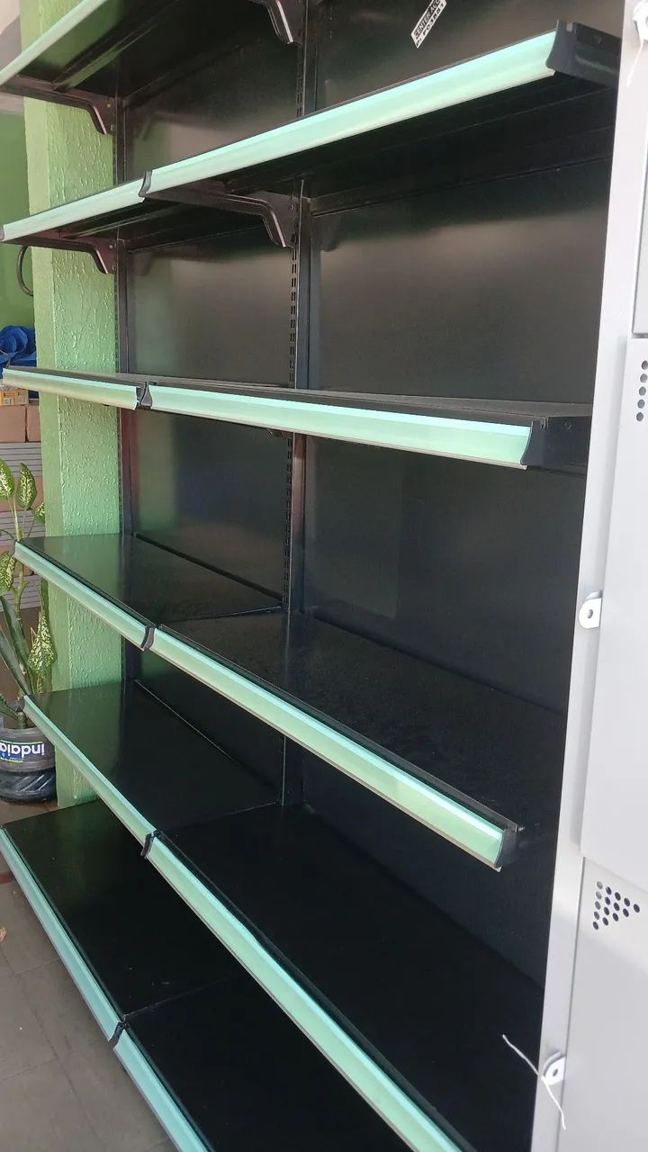 Gôndolas a pronta entrega