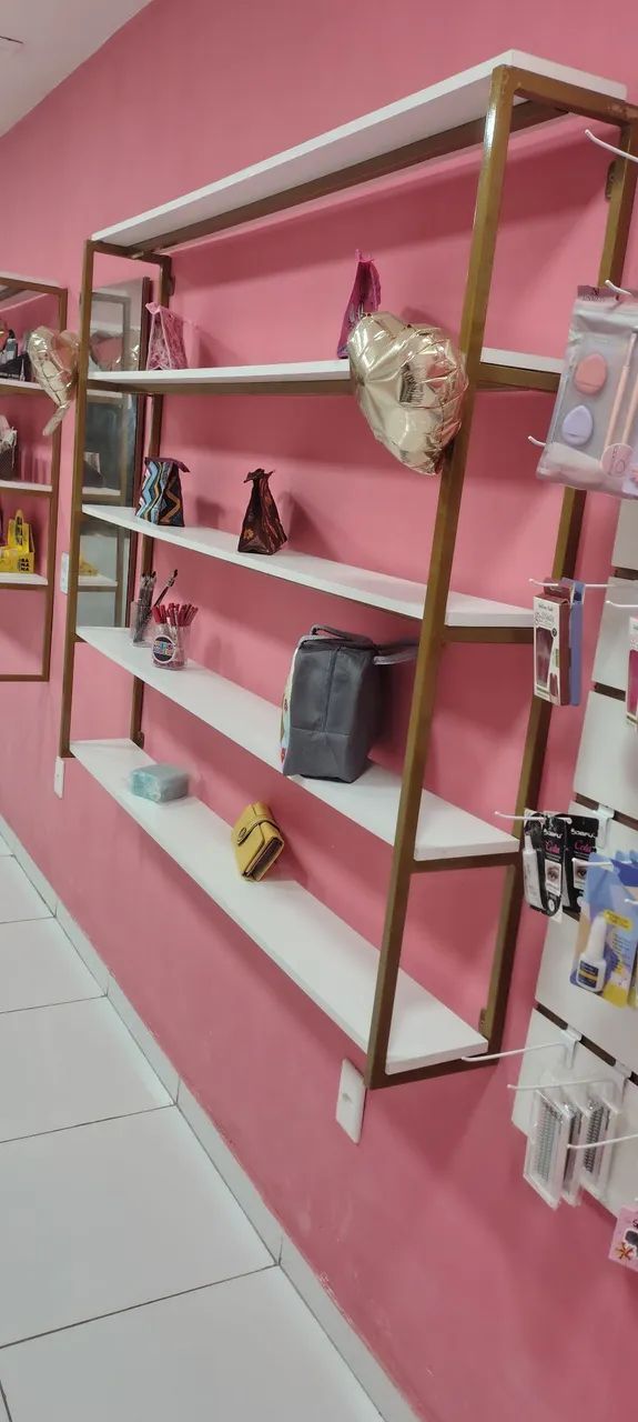 Móveis para loja de maquiagem,bolsas etc