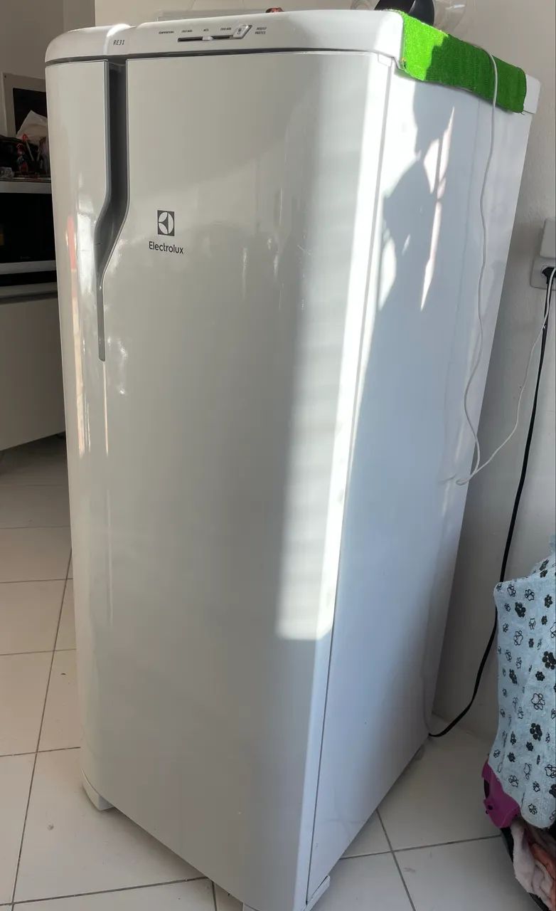 Geladeira 214L