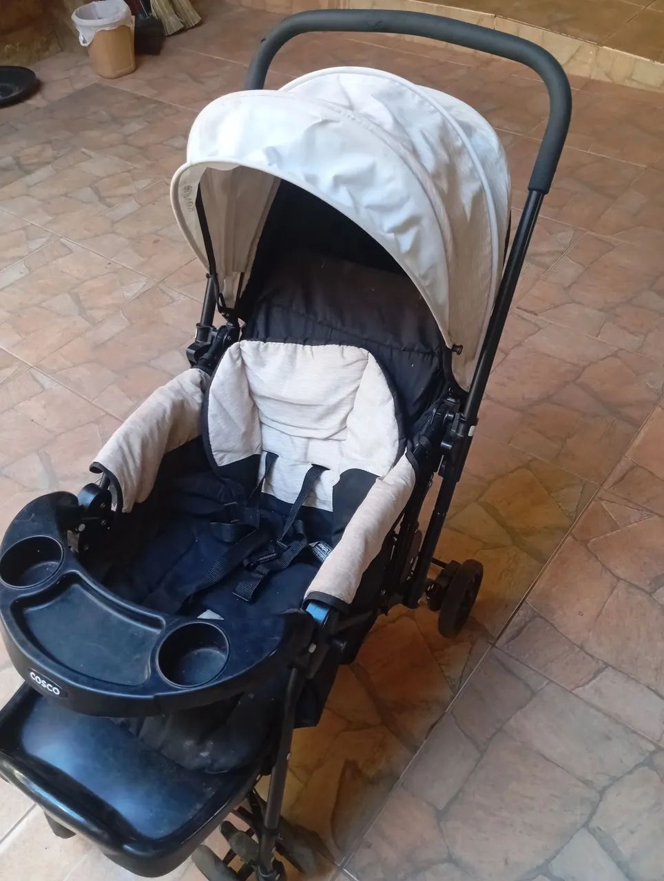 Carinho de bebê (COSCO)