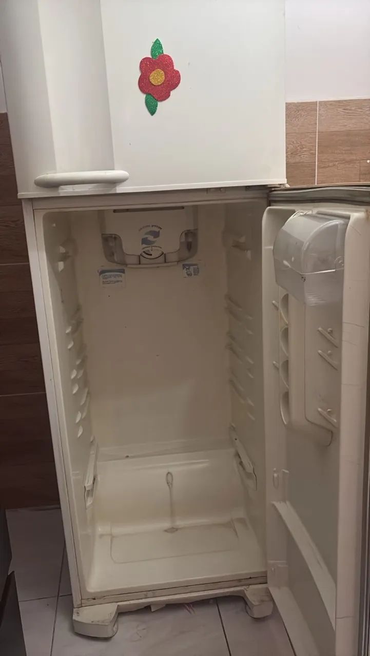 vendo Geladeira 