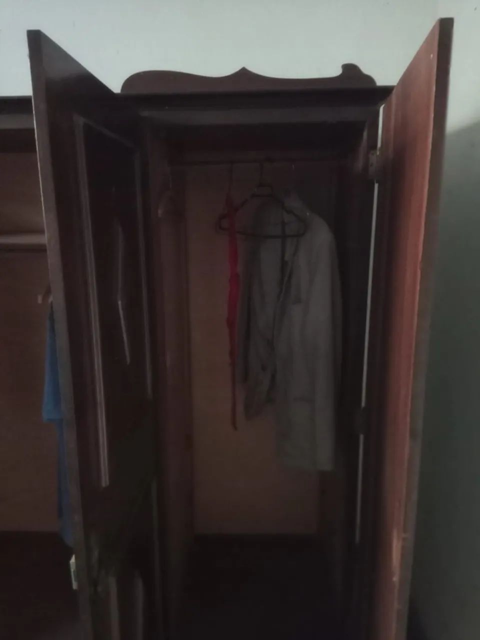 Guarda roupa antigo armario  - Foto 5