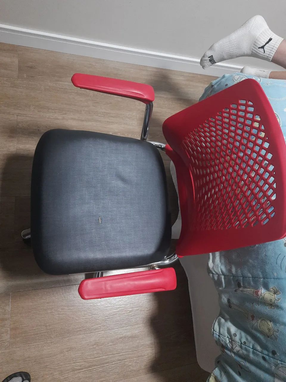 Cadeira de escritório estrutura reforçada. - Foto 2