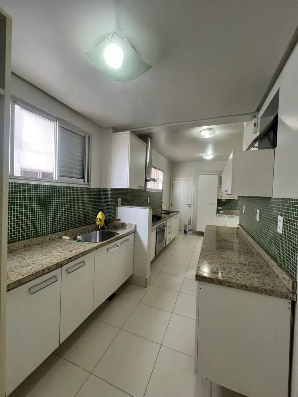 EDIFICIO BOULEVARD AMAZONAS- ADRIANOPOLIS - 03 QTOS - 4.800,00 - Foto 2