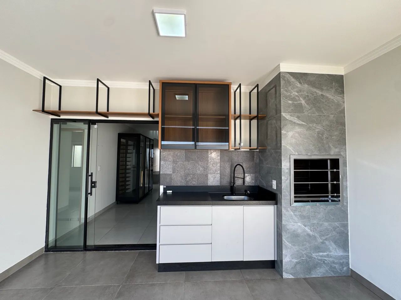 Locação | Casa mobiliada e equipada com piscina aquecida | Bom Jardim, Maringá. - Foto 4