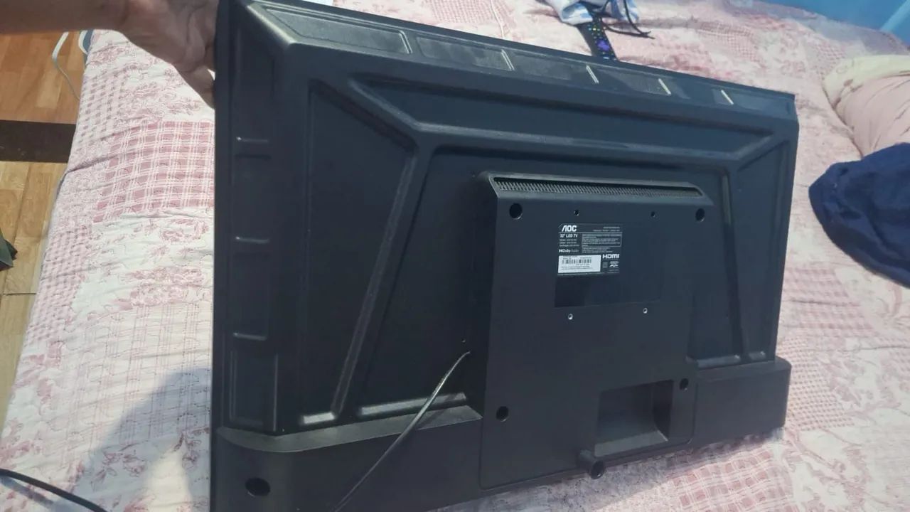 Tv aoc 32 polegadas semi nova - Foto 2